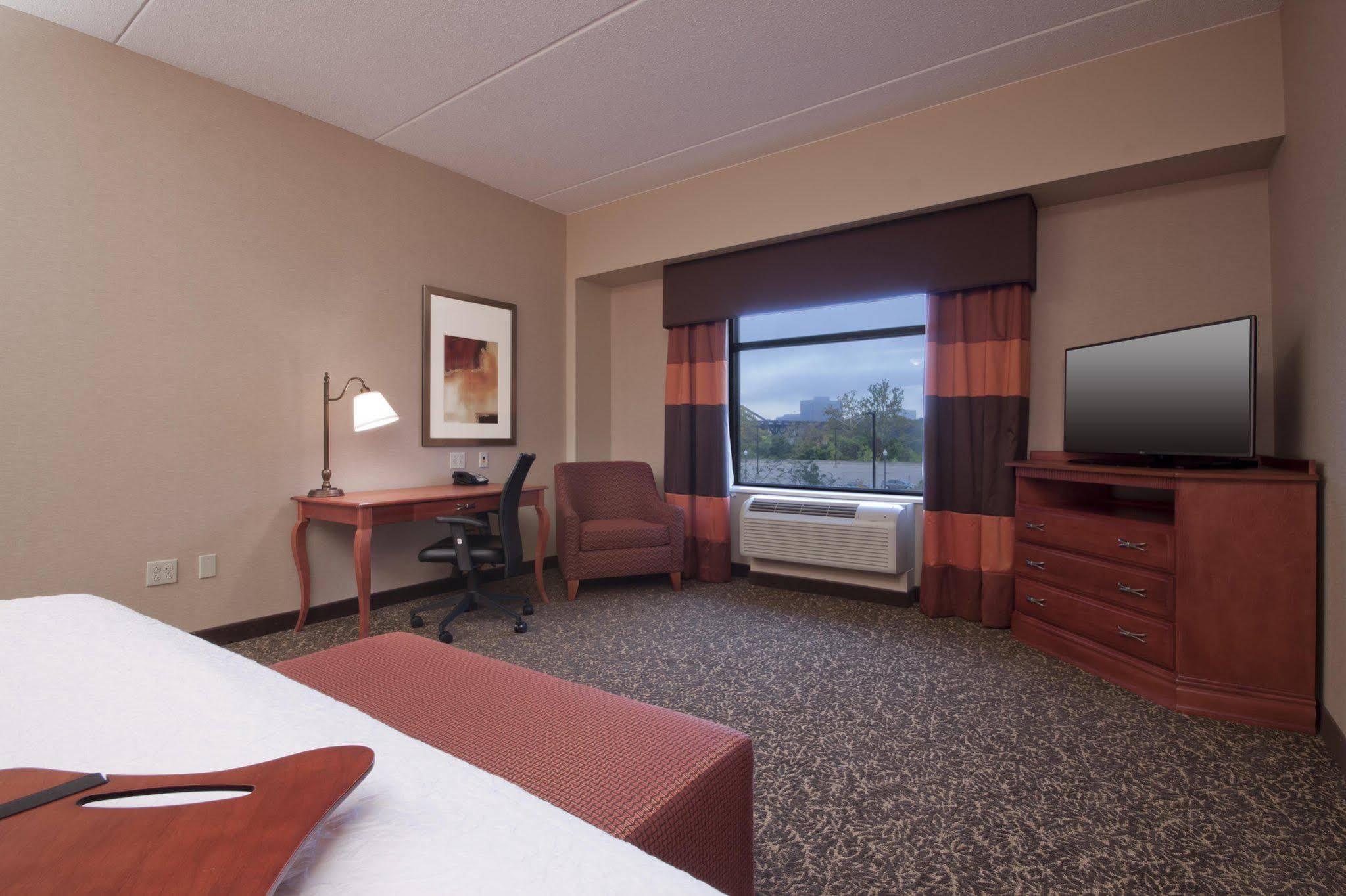 Hampton Inn & Suites Pittsburgh Downtown Zewnętrze zdjęcie